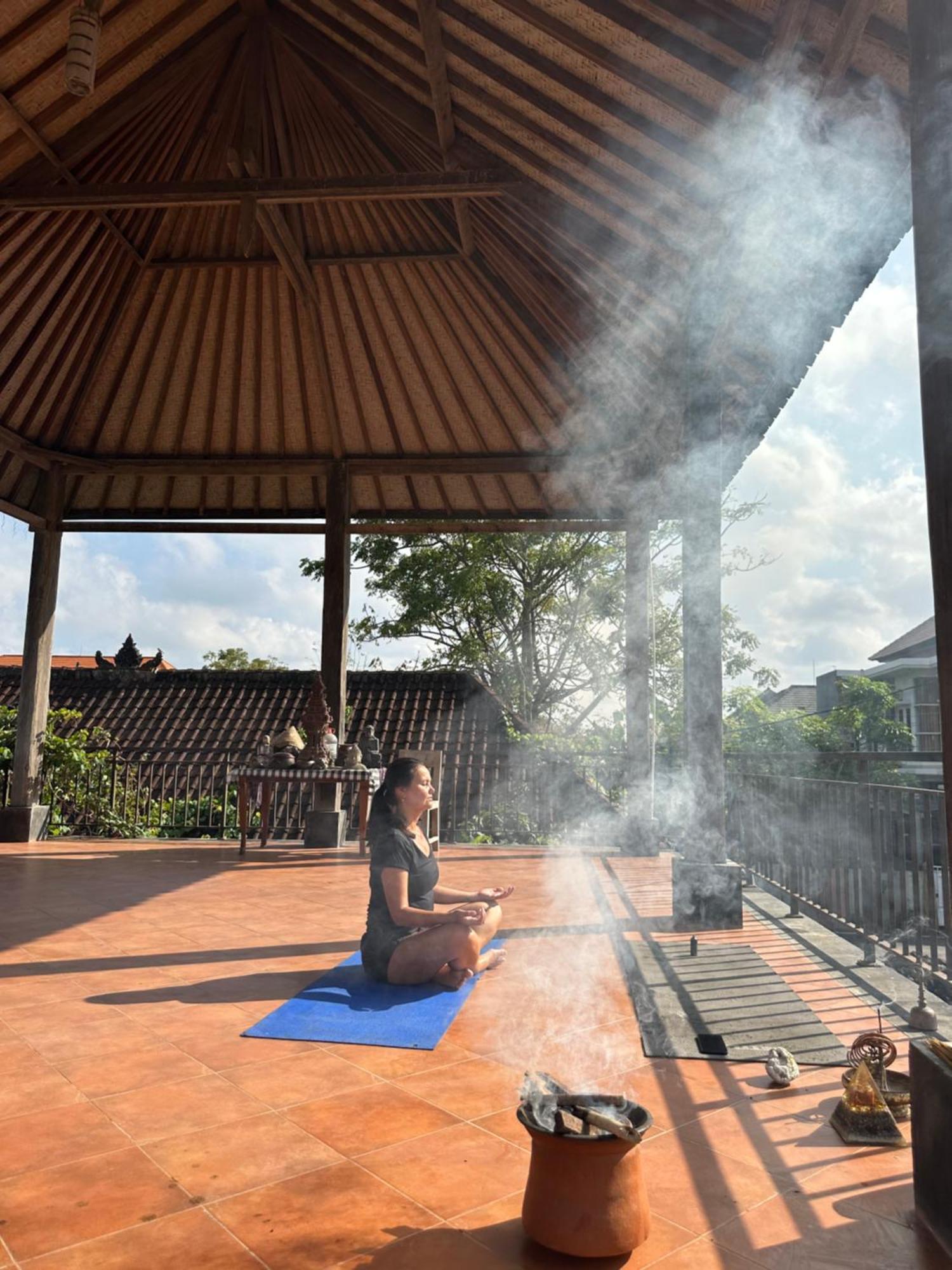 Bali Telaga Hati Yoga Healing And Retreat Center Hostel Санур Экстерьер фото